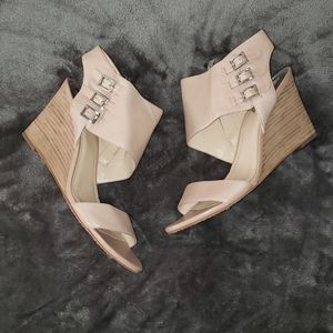 Brand new leather Vince Camuto nude wedge. Sz 10
